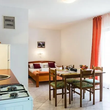 Charming In - 25 M² - Parking Included דירה