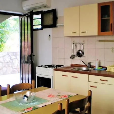Charming In - 25 M² - Parking Included דירה