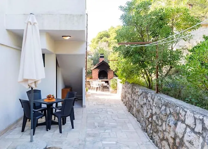 Charming In - 25 M² - Parking Included شقة *