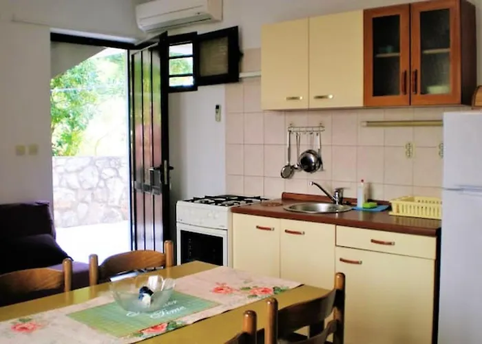 Charming In - 25 M² - Parking Included شقة