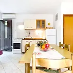 Charming In - 25 M² - Parking Included Zavala