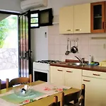Charming In - 25 M² - Parking Included Apartament