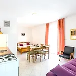 Charming In - 25 M² - Parking Included Apartament *