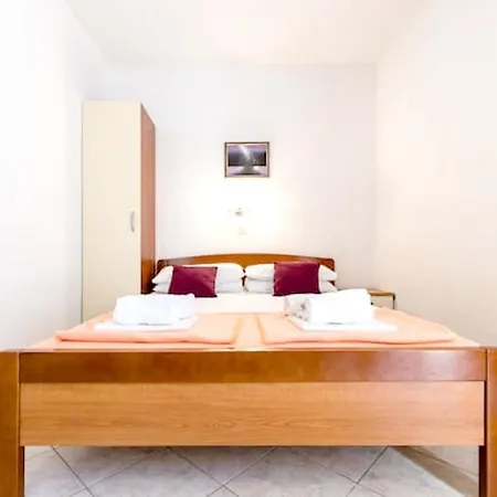 Charming In - 25 M² - Parking Included 자발라