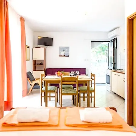 Charming In - 25 M² - Parking Included Zavala