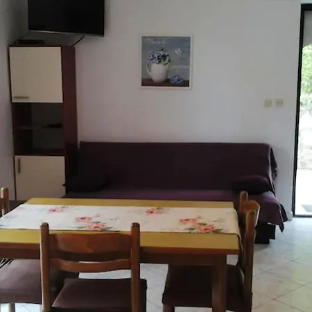 Charming In - 25 M² - Parking Included Apartman *