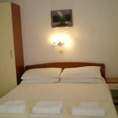 Charming In - 25 M² - Parking Included Apartman *