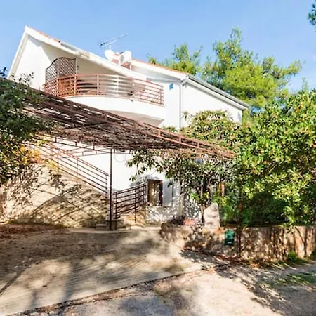 Charming In - 25 M² - Parking Included Apartament *
