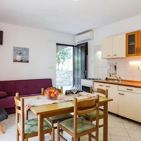 Charming In - 25 M² - Parking Included Апартаменти Завала