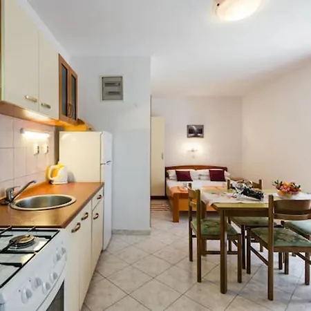 Апартаменти Charming In - 25 M² - Parking Included