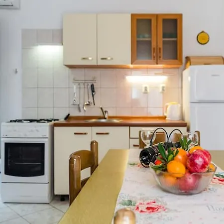 Апартаменти Charming In - 25 M² - Parking Included