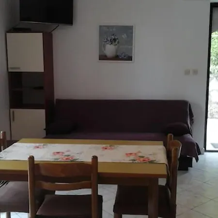 Charming In - 25 M² - Parking Included *