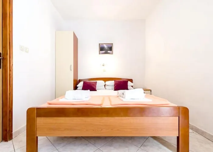 Charming In - 25 M² - Parking Included Zavala